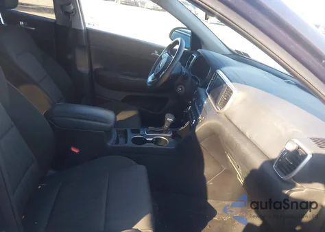 2020 Kia Sportage Lx z USA, uszkodzony, nr VIN KNDPMCAC5L7738739